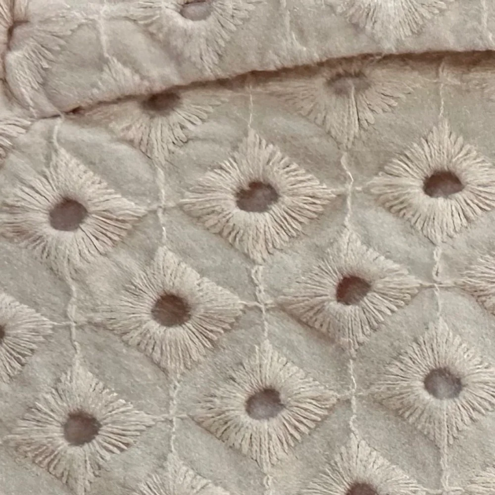 *LOFT* Light Pink Eyelet Shorts Size 4